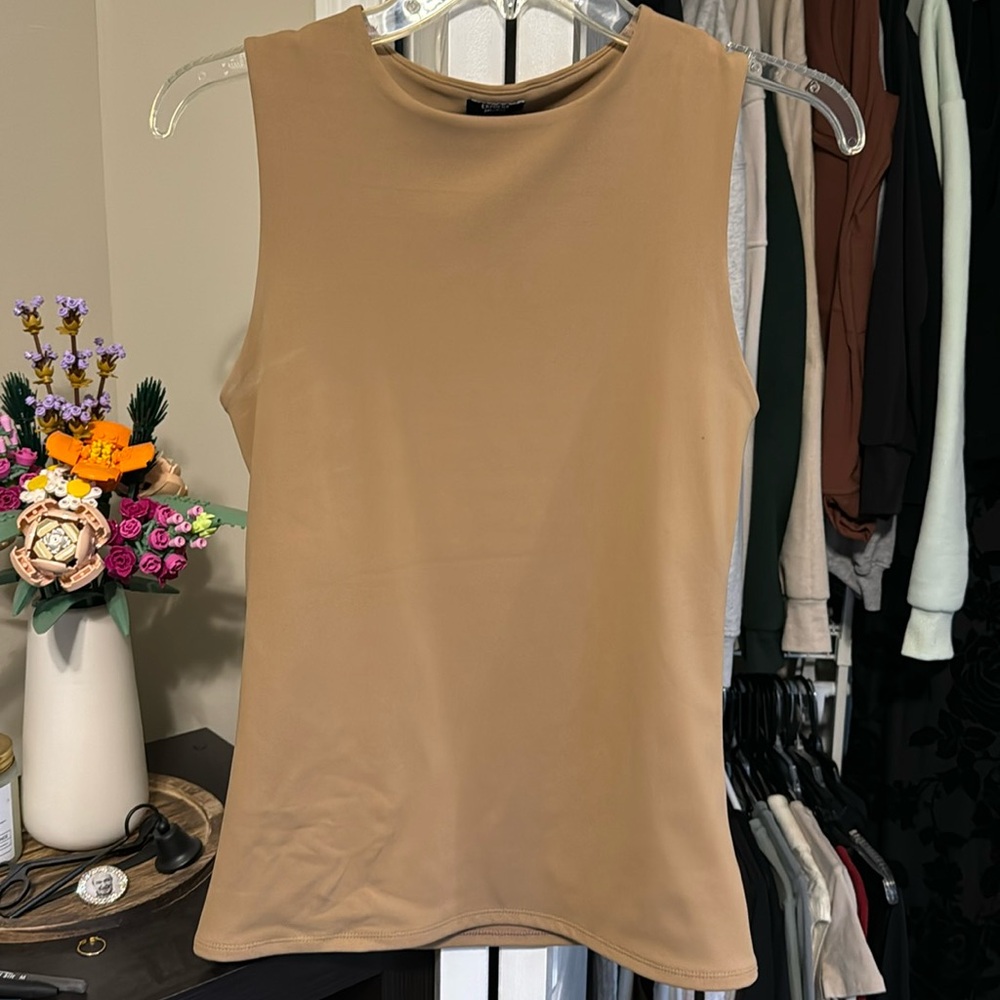 Express body contour tank